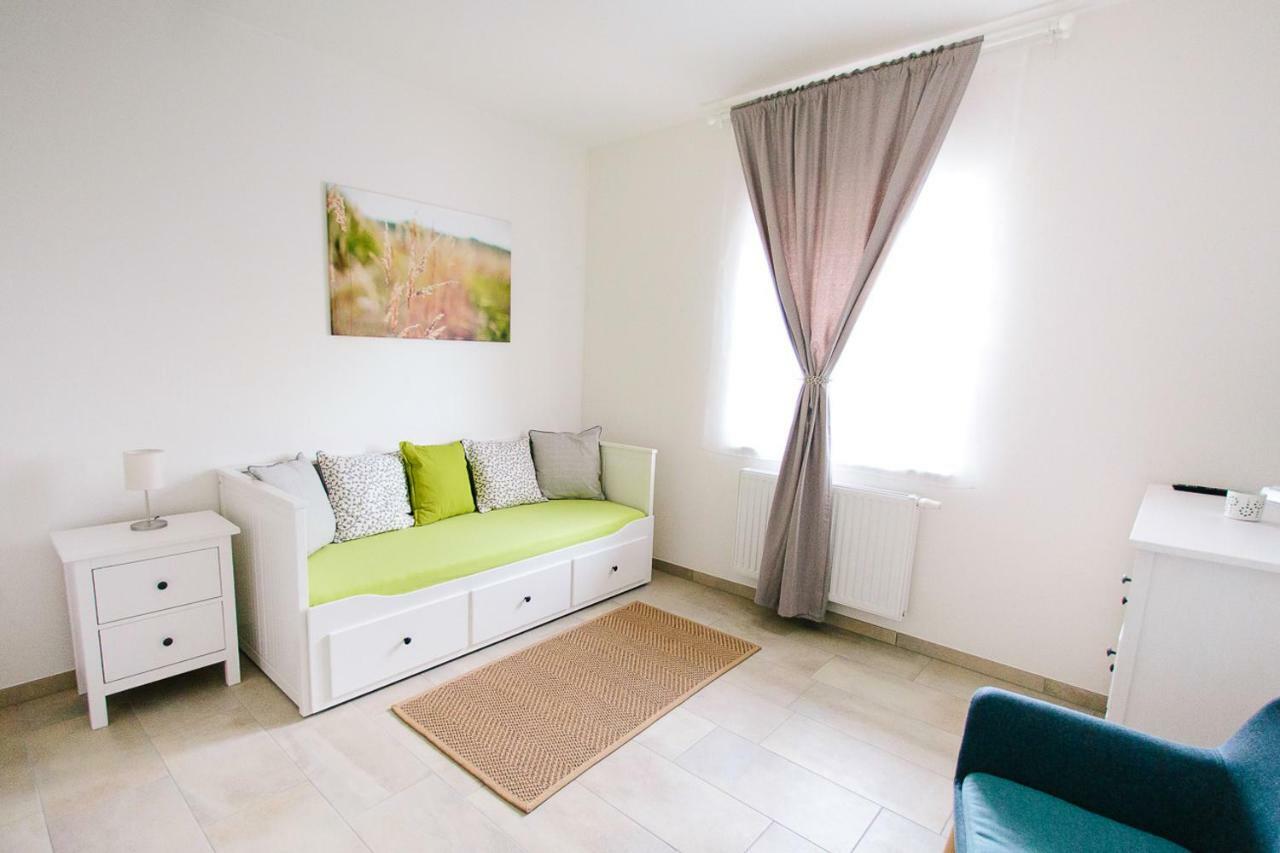 Steira-Studios Ehrenhausen Extérieur photo