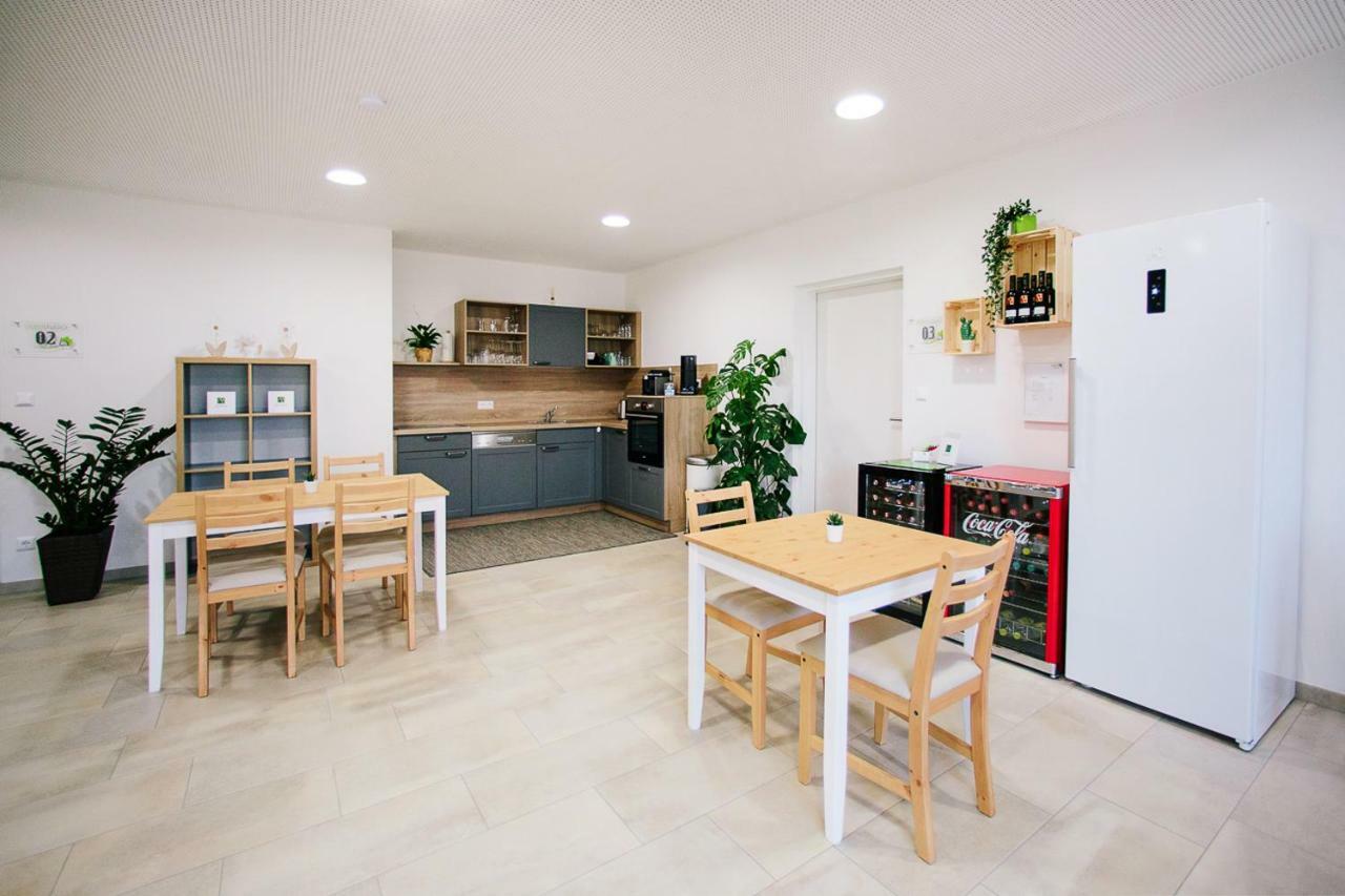 Steira-Studios Ehrenhausen Extérieur photo
